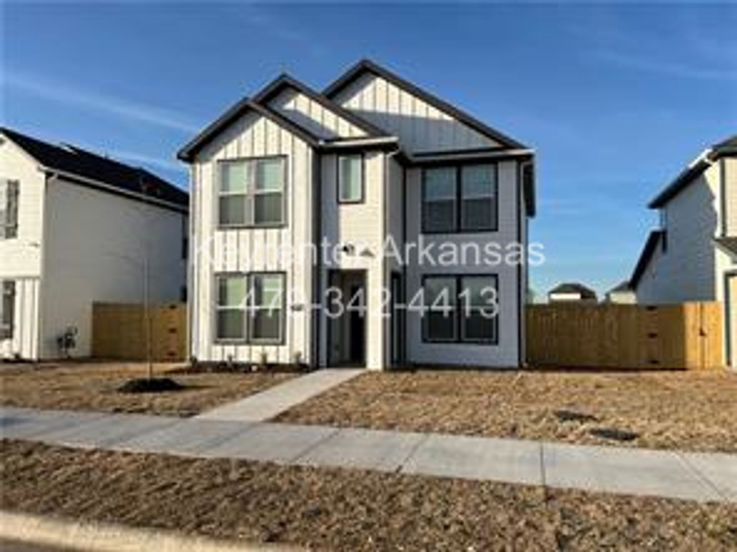 Fayetteville House: 4808 Planetree St