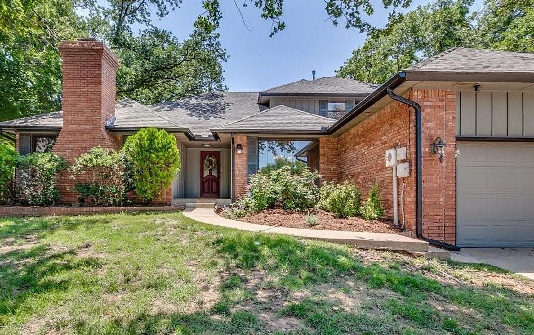 Edmond House: 1408 Fox View Ct