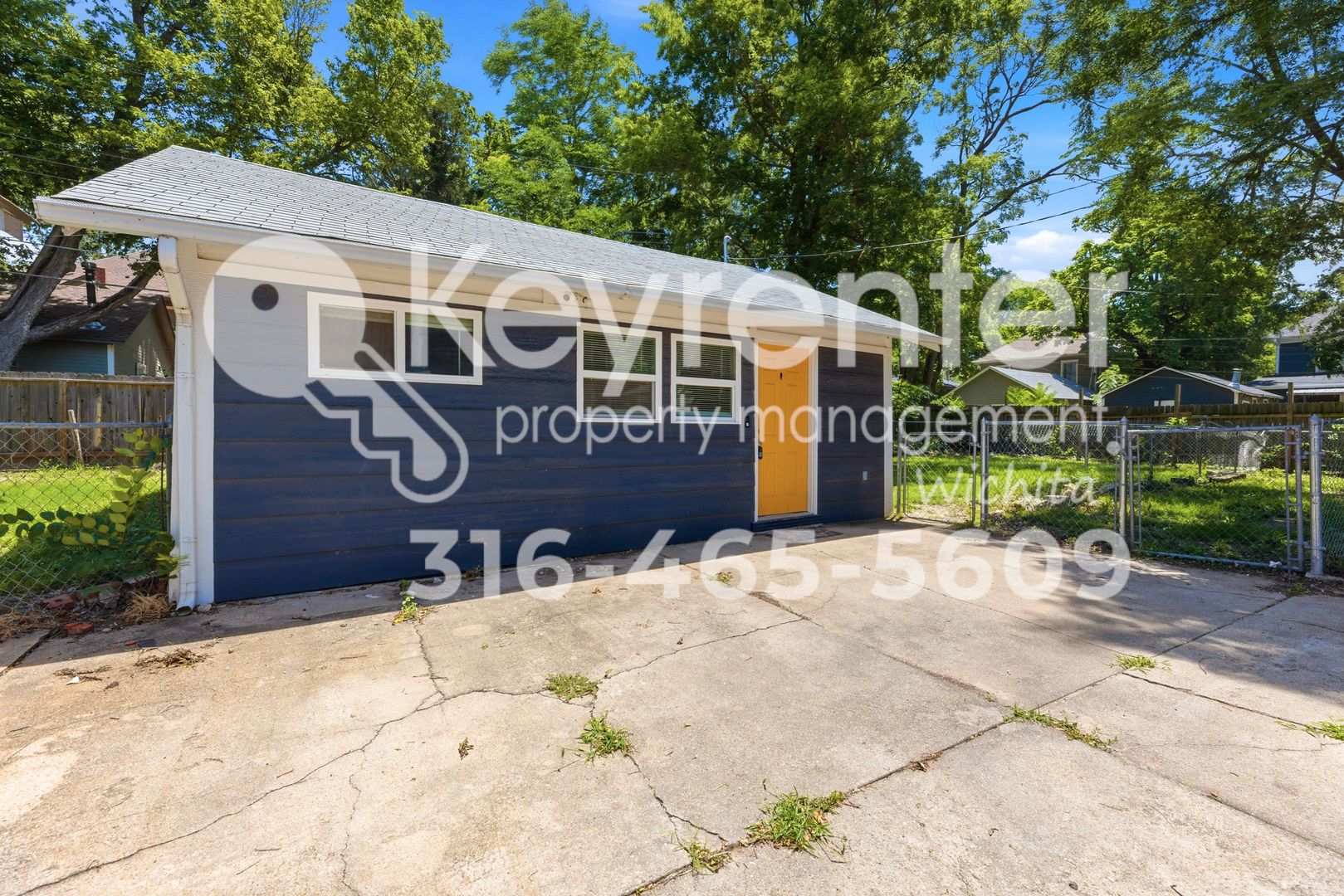 Wichita House: 338 1/2 N Holyoke Pl