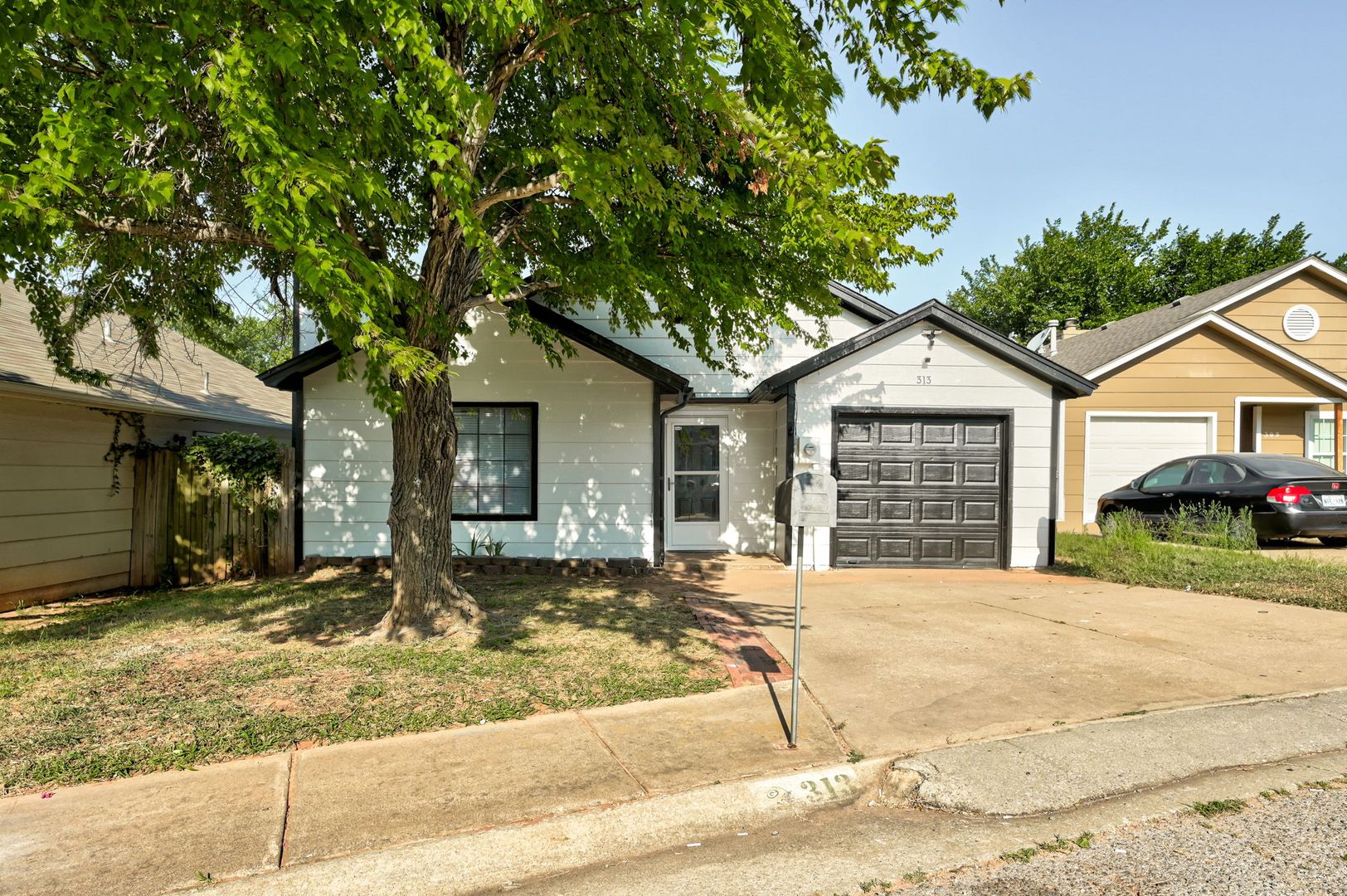 Edmond House: 313 Belmont Dr