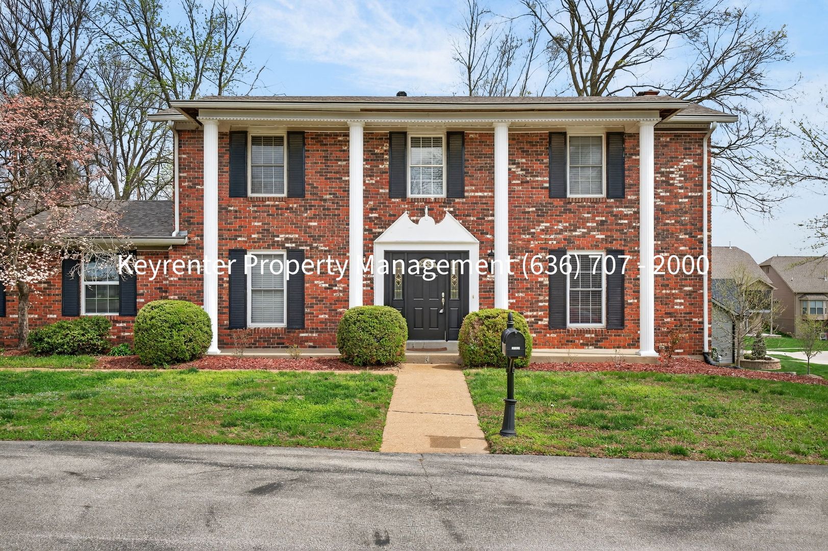 Chesterfield House: 15362 Olive Blvd