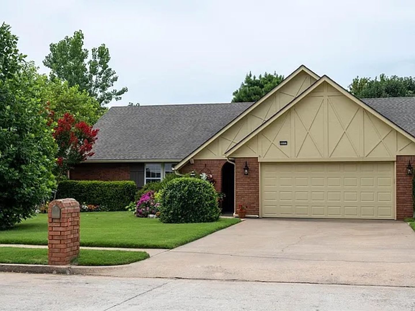 Tulsa House: 8602 E 109th St