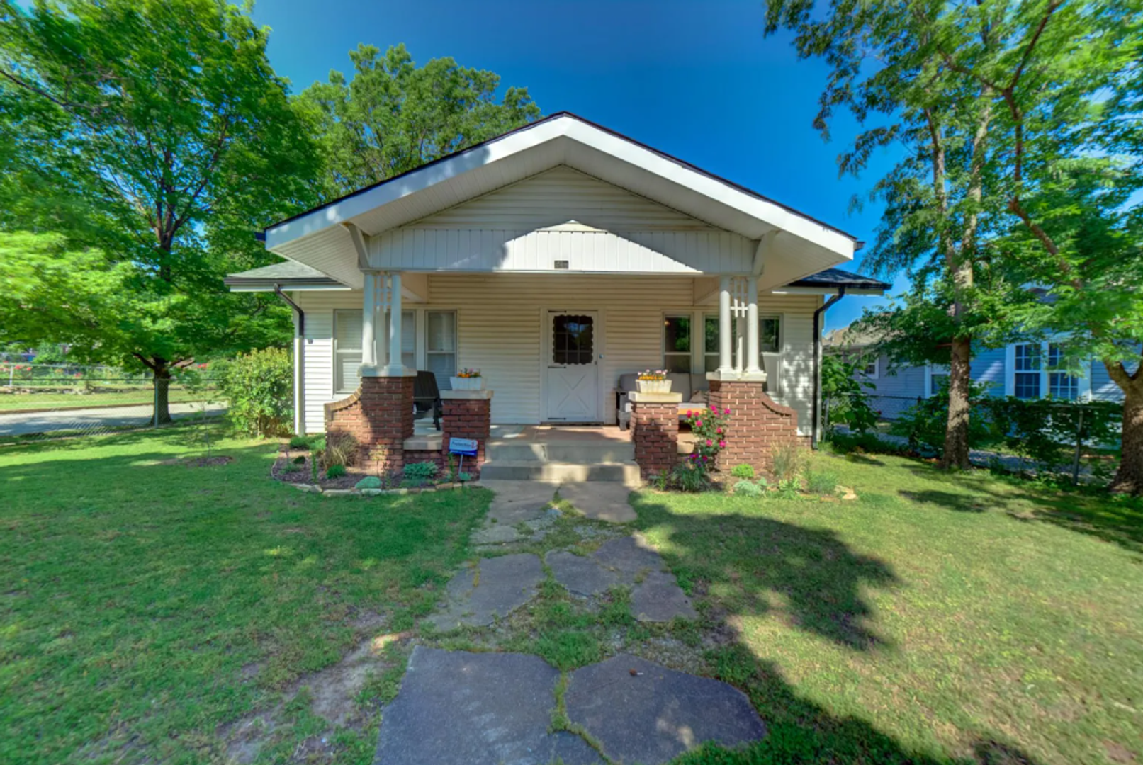 Tulsa House: 368 S Zunis Ave