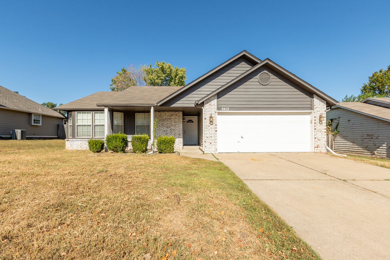 Broken Arrow House: 2412 W Natchez St