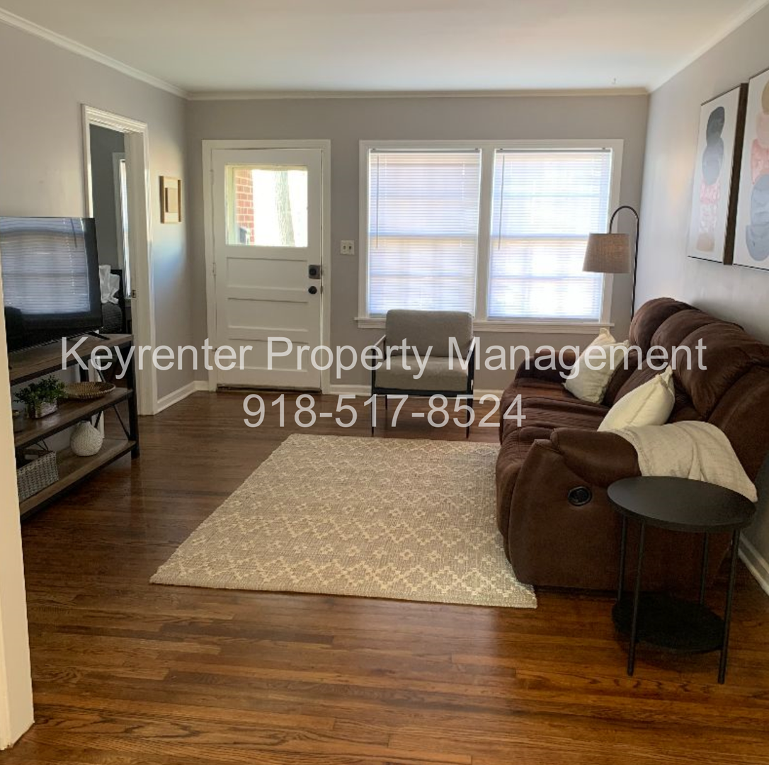 Tulsa Apartment: 2022 E 12th St