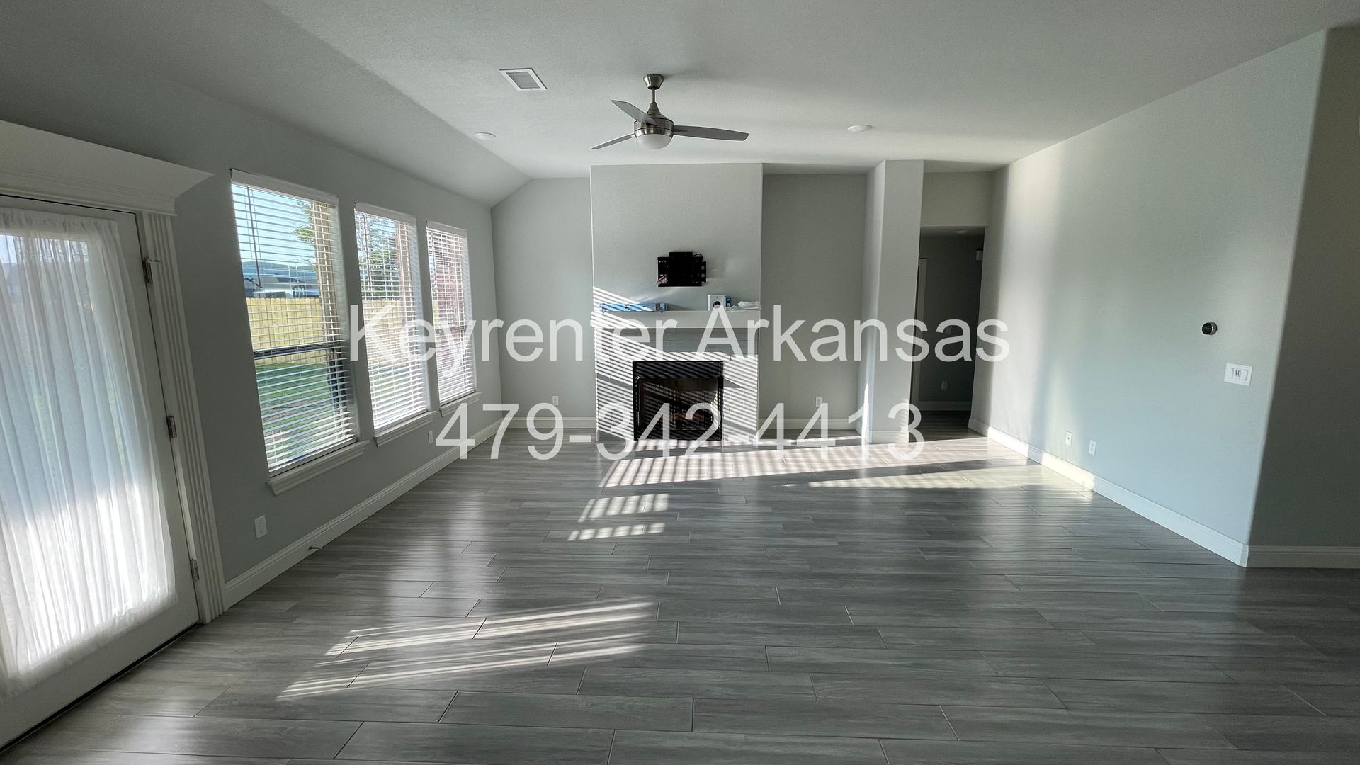 Farmington House: 438 N Otoe St