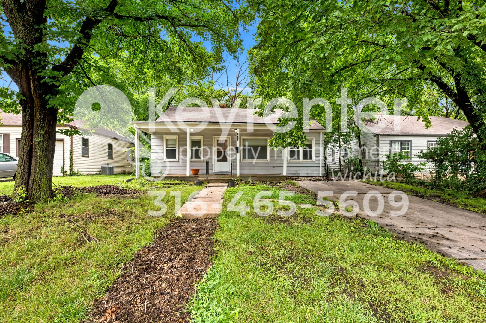 Wichita House: 915 N Harding Ave