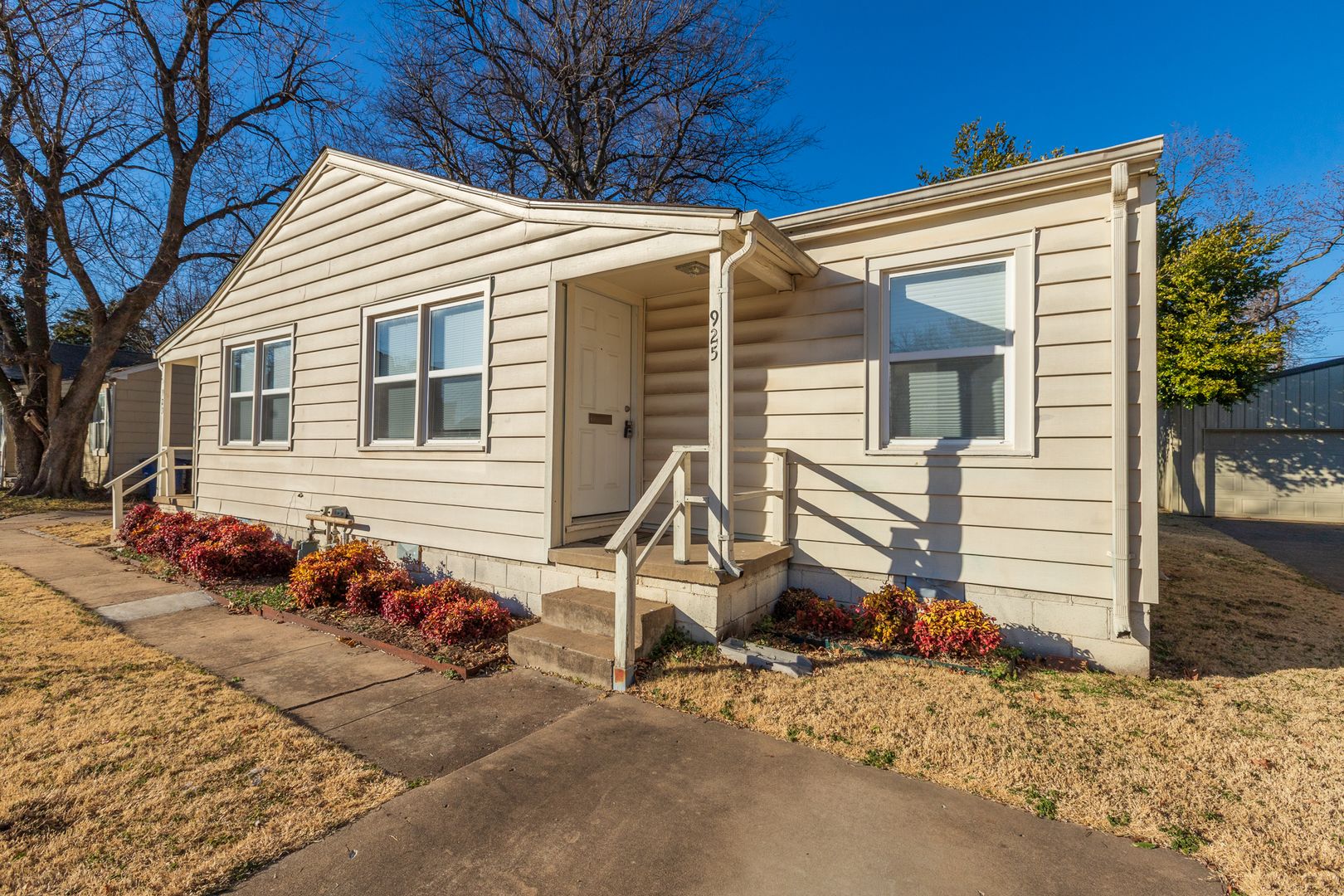 Tulsa House: 925 E 37th Pl