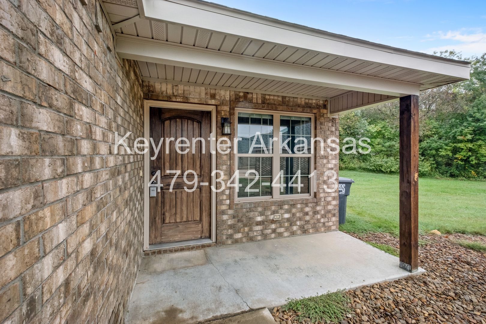 Elkins Apartment: 445 Oakwoods Dr