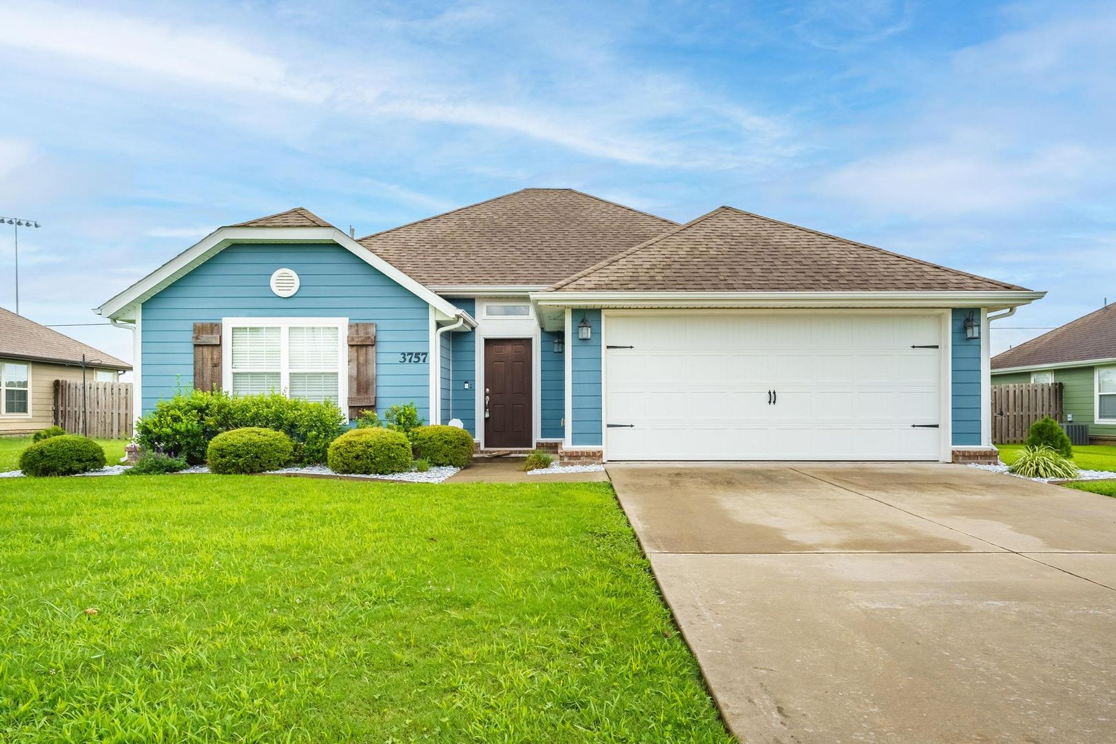 Springdale House: 3757 Deerhurst St