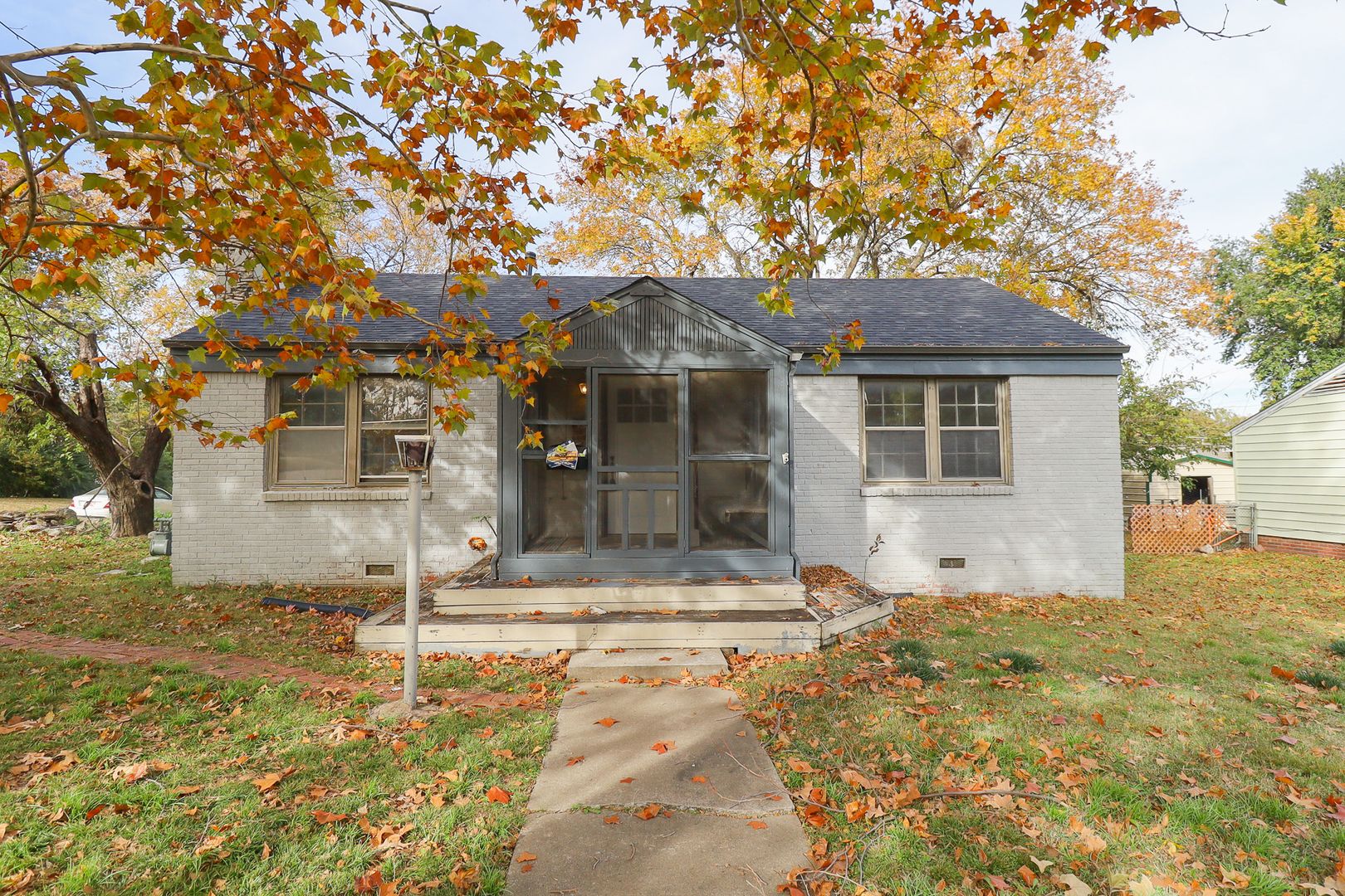 Tulsa House: 6103 E 5th St