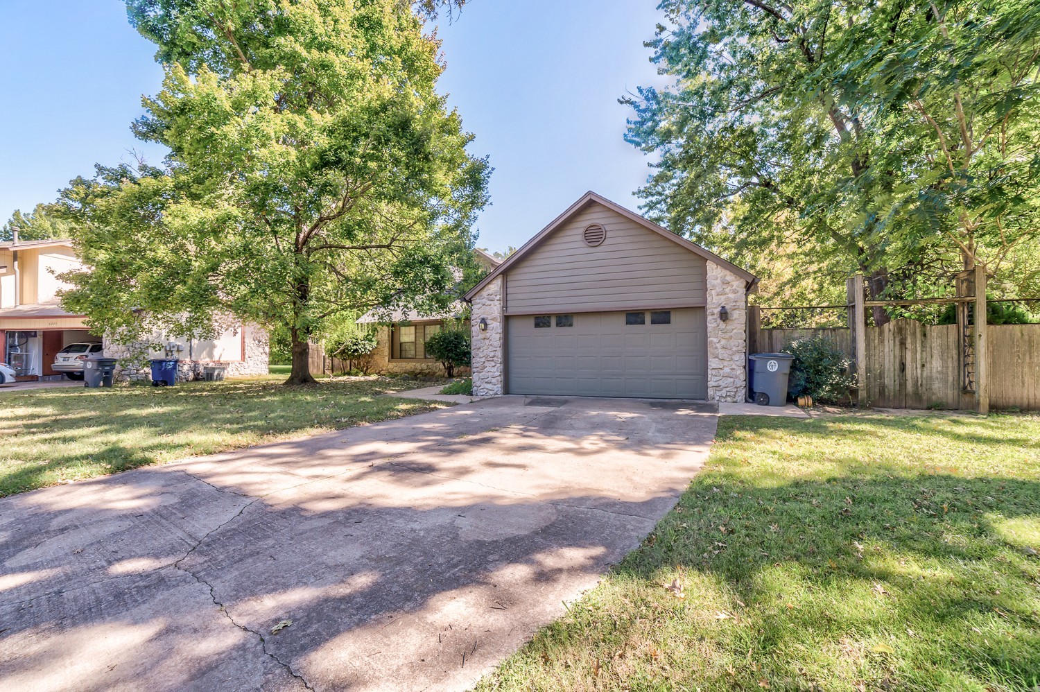 Tulsa House: 6229 S Troost Ave