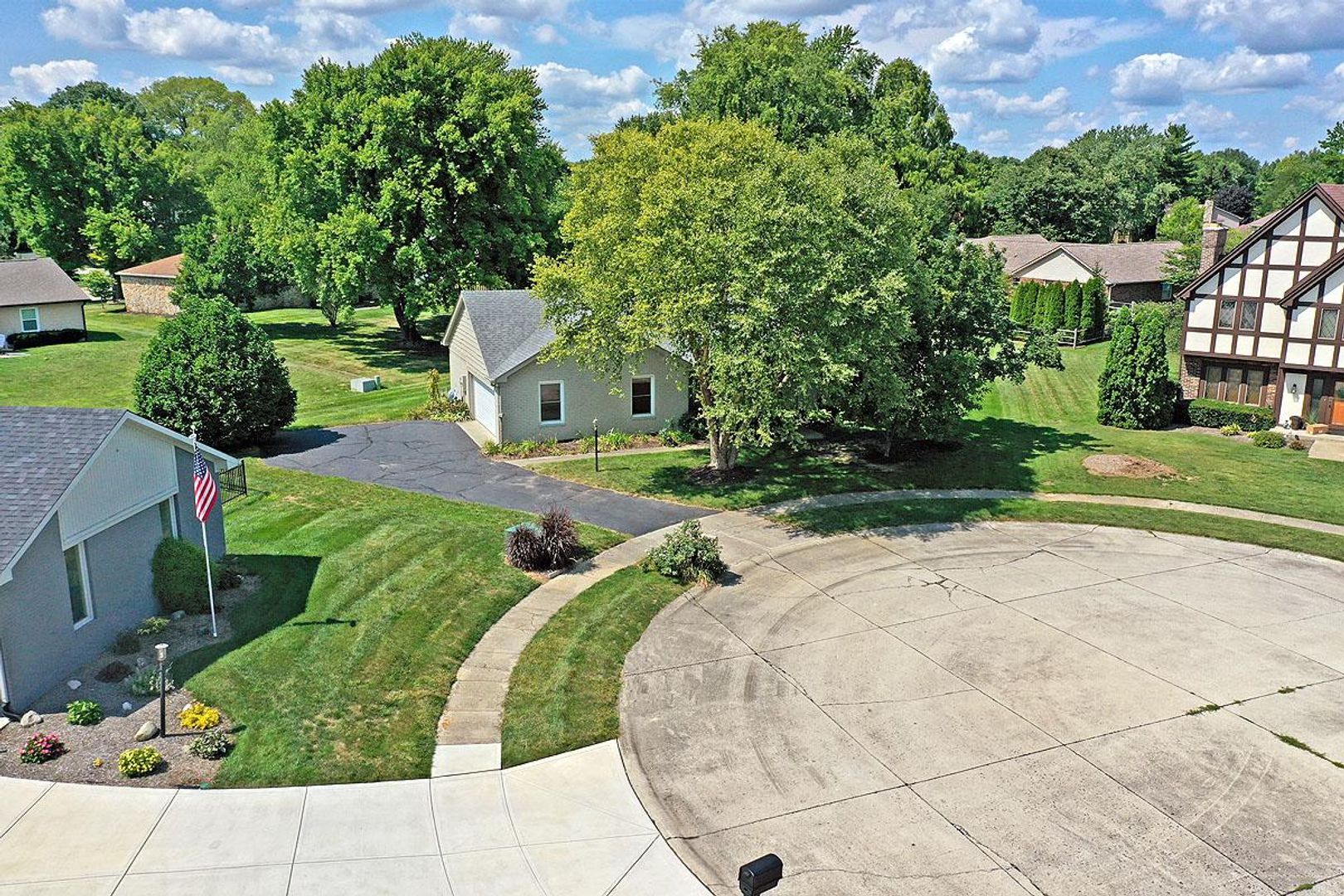 Carmel House: 12618 Lockerbie Circle