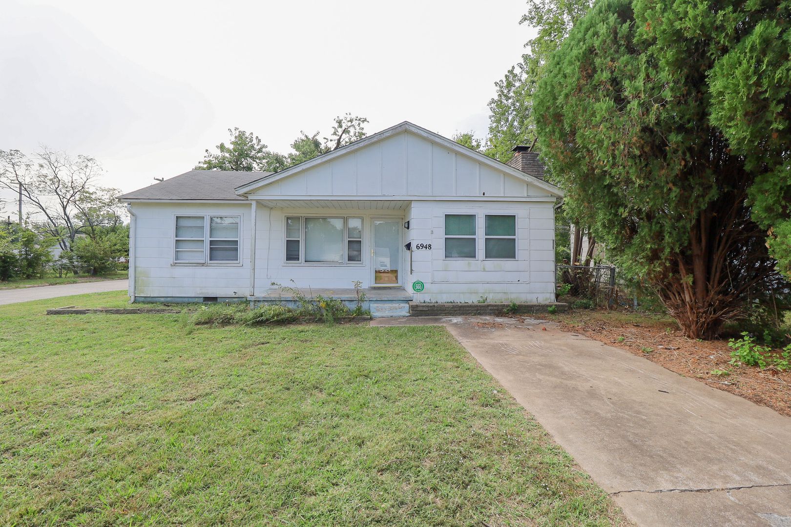 Tulsa House: 6948 E Newton Pl N