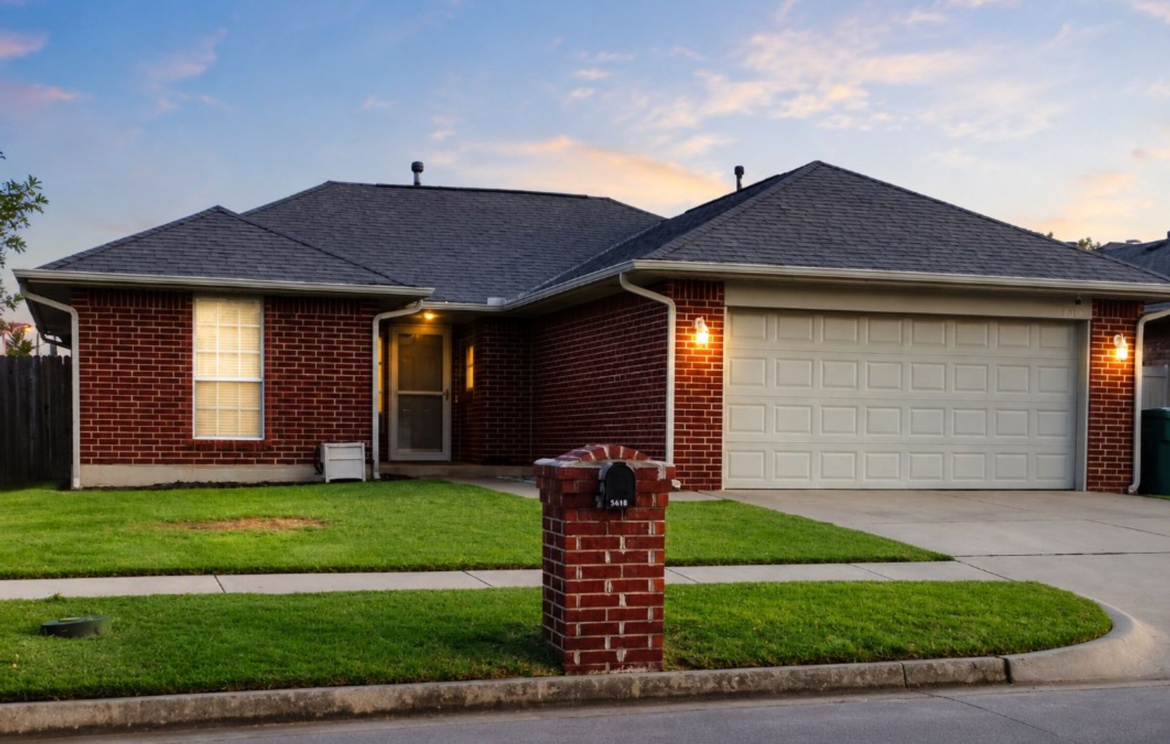 Spencer House: 8618 NE 34th Pl