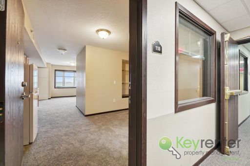 $650 / 1 br / 1.0 ba / 630 sqft Simple Living - Studio Apartments!