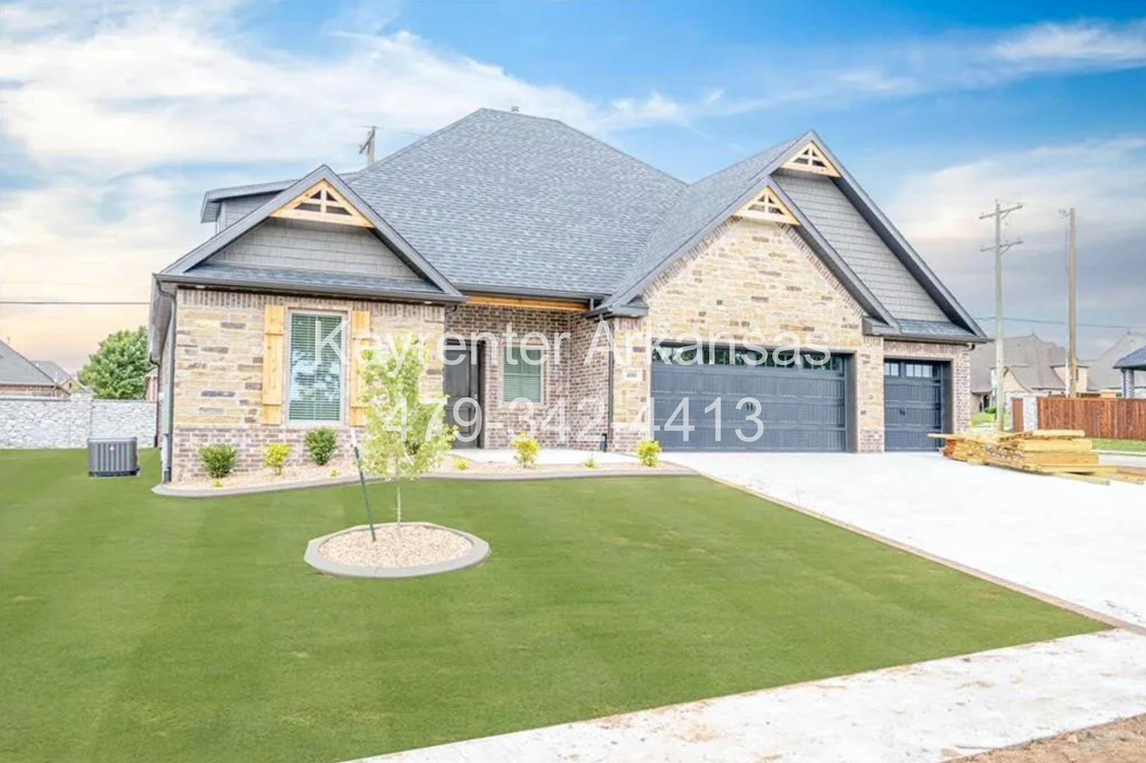 Bentonville House: 400 SW Ramsey Ln