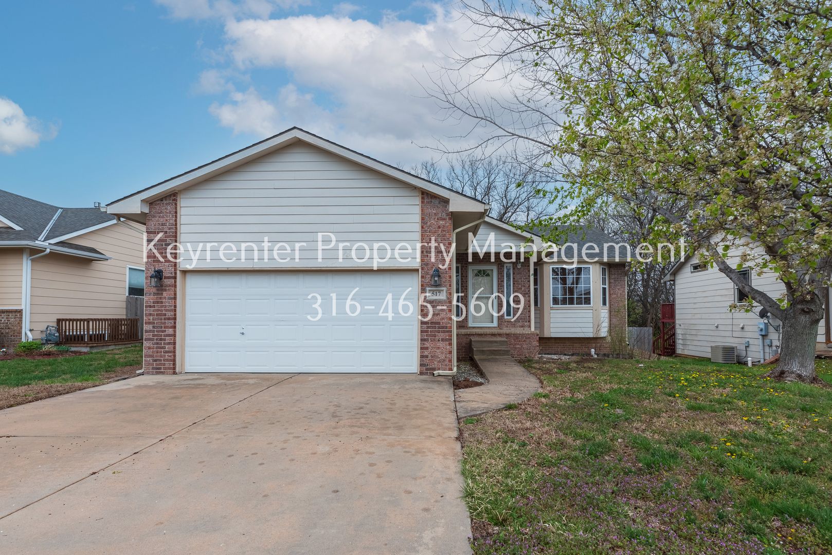 Andover House: 517 E Minneha Ave