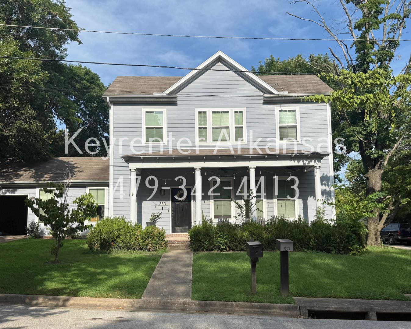 Fayetteville House: 380 S East Ave