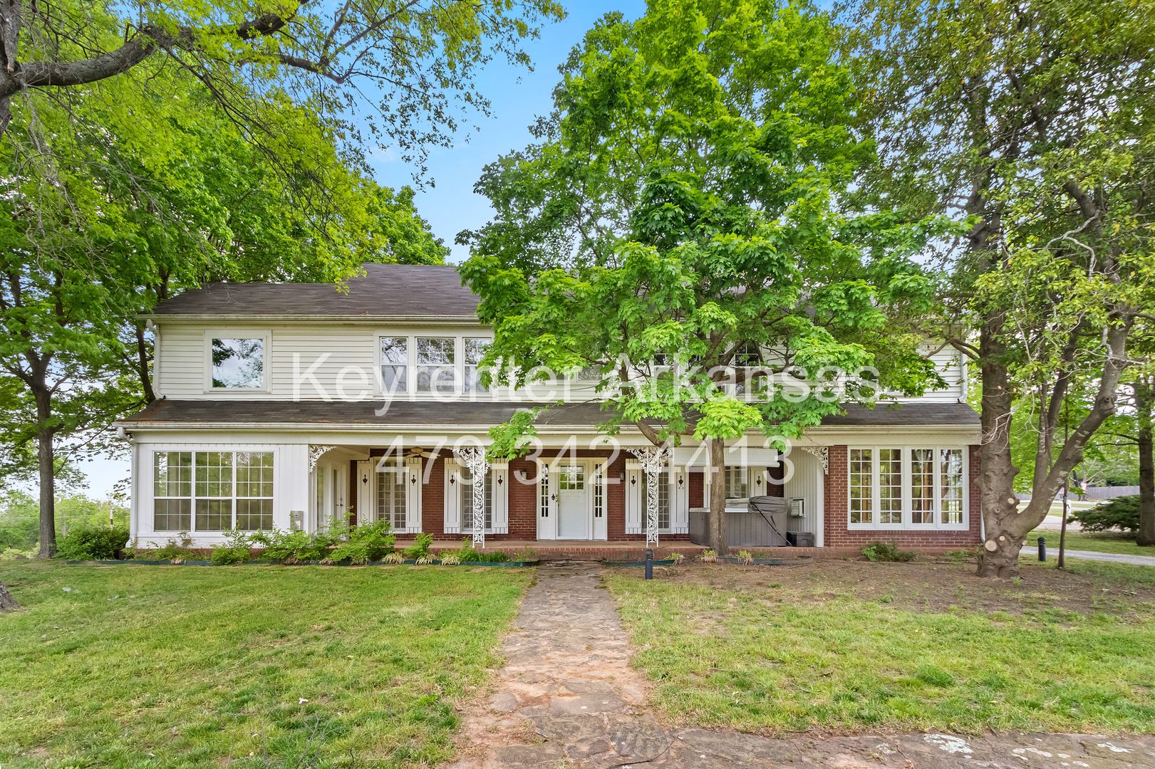 Fayetteville House: 255 W Lawson Street