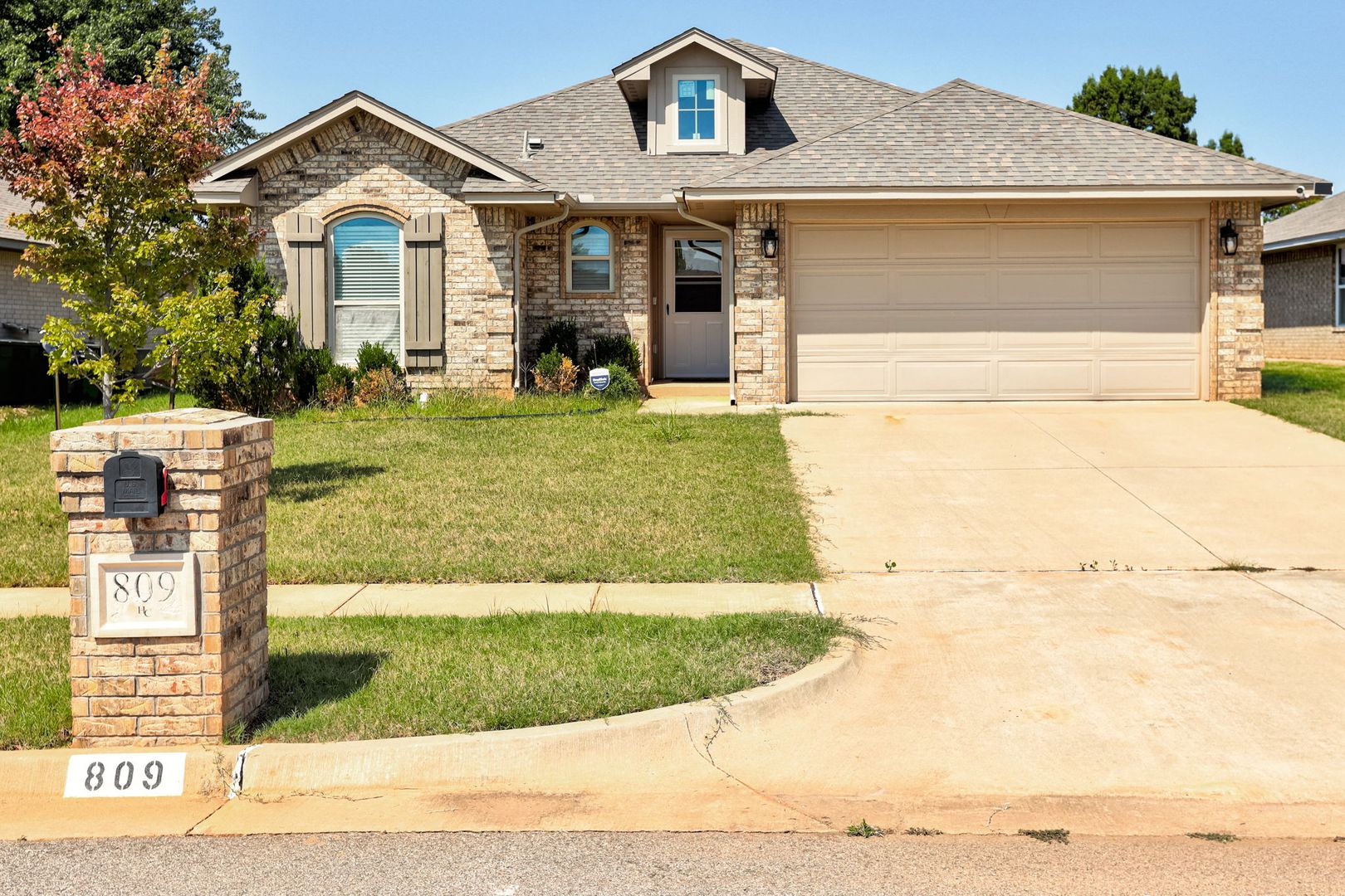 Norman House: 809 Caracara Dr