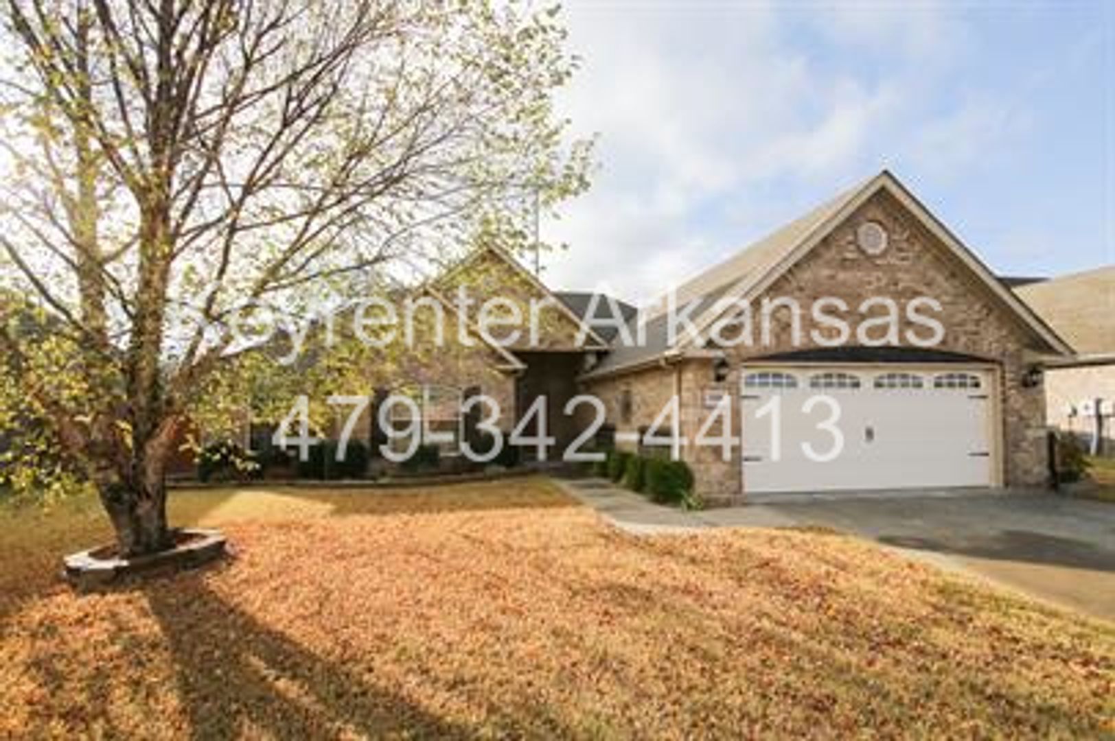 Bentonville House: 3200 SW Calm Ridge Rd