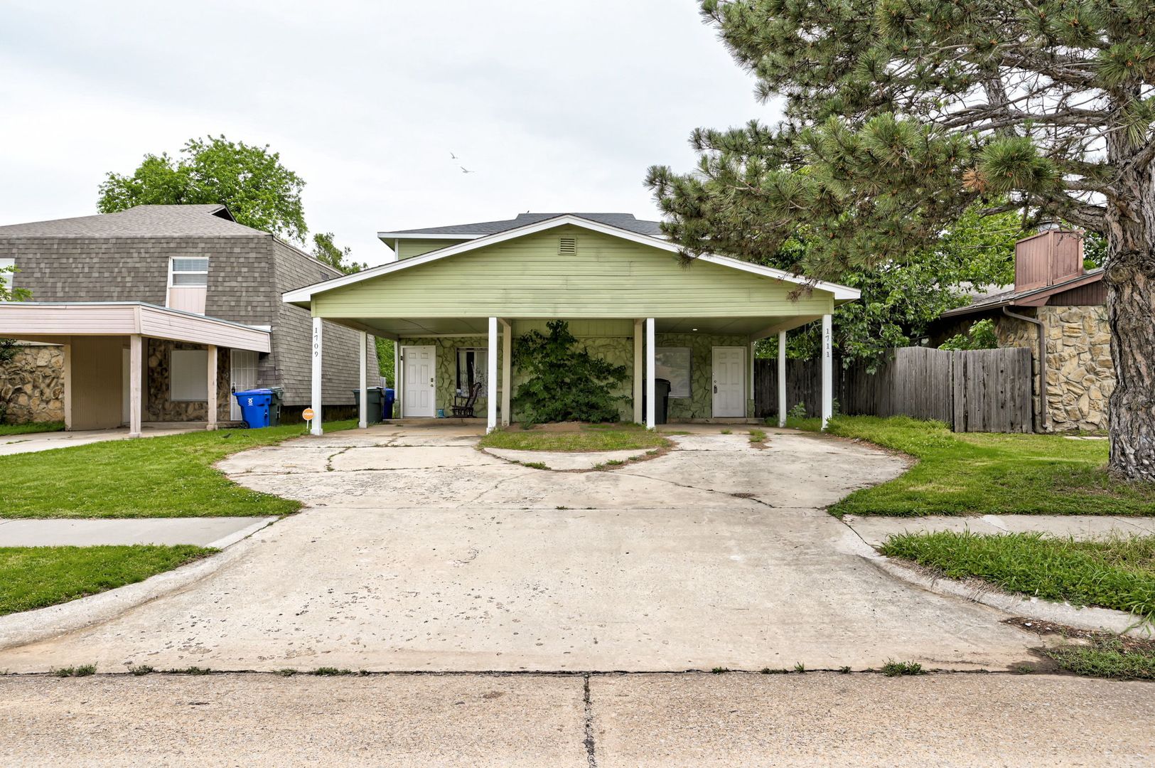 Norman Multiplex: 1709 Beaumont Dr - 1711