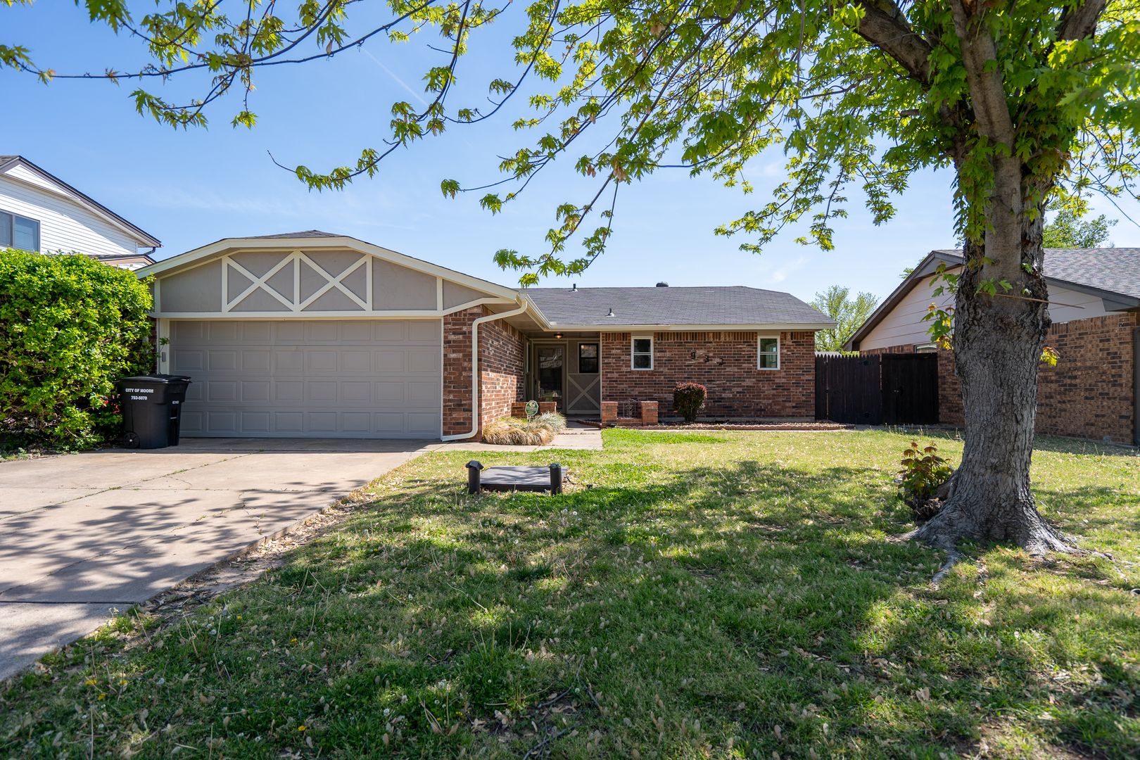 Moore House: 932 NW 9th St