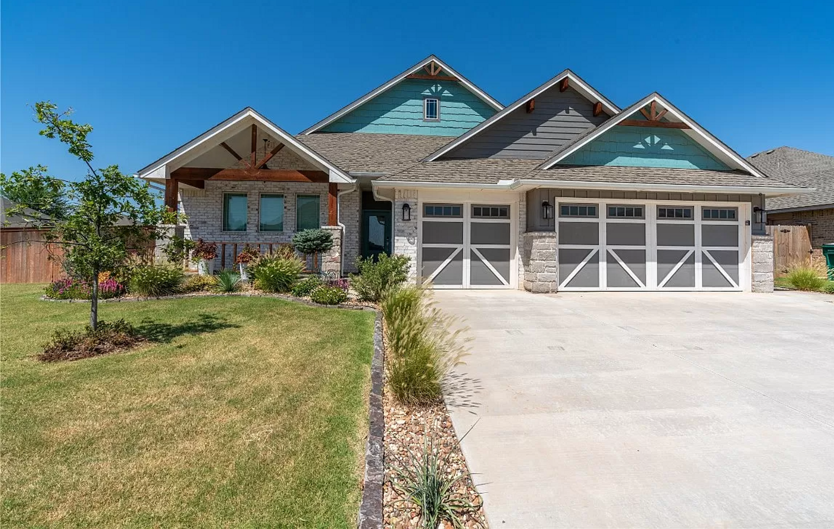 Mustang House: 4609 McCann Ave