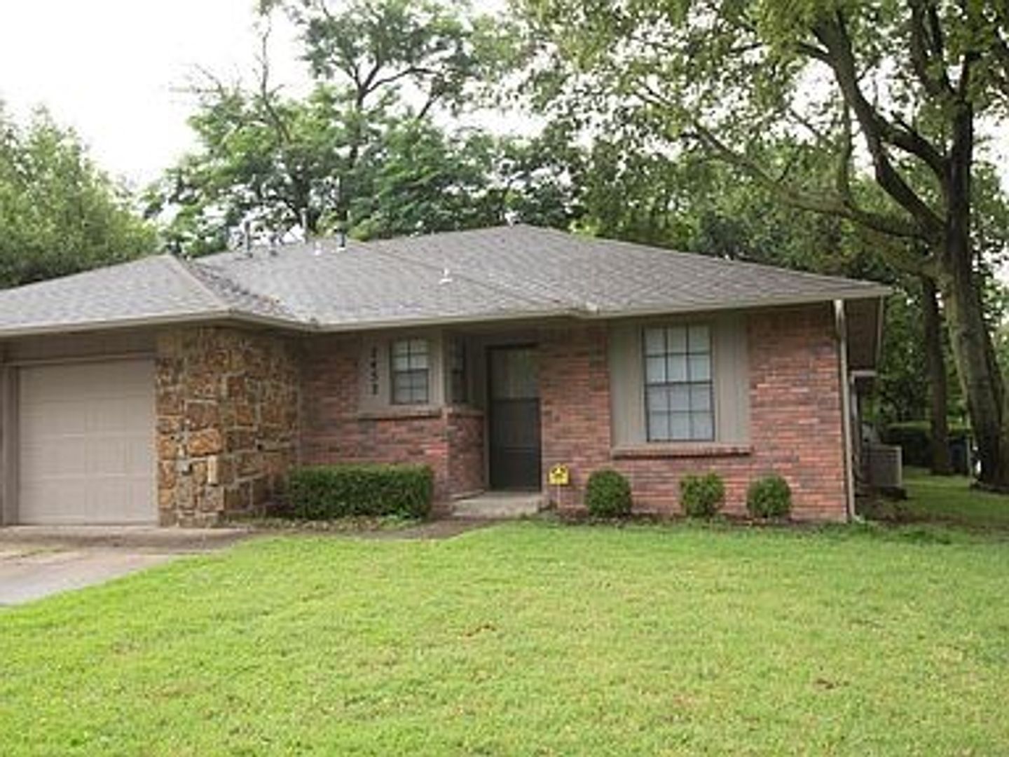 Tulsa House: 2432 E 55th Place