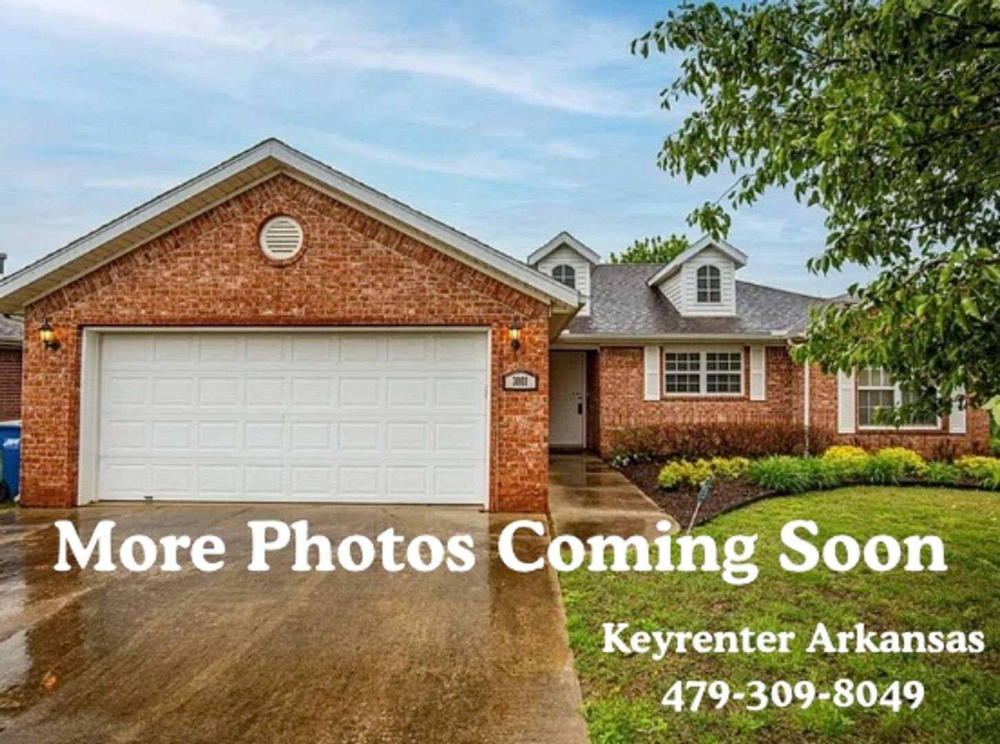 Bentonville House: 3801 SW Carriageway