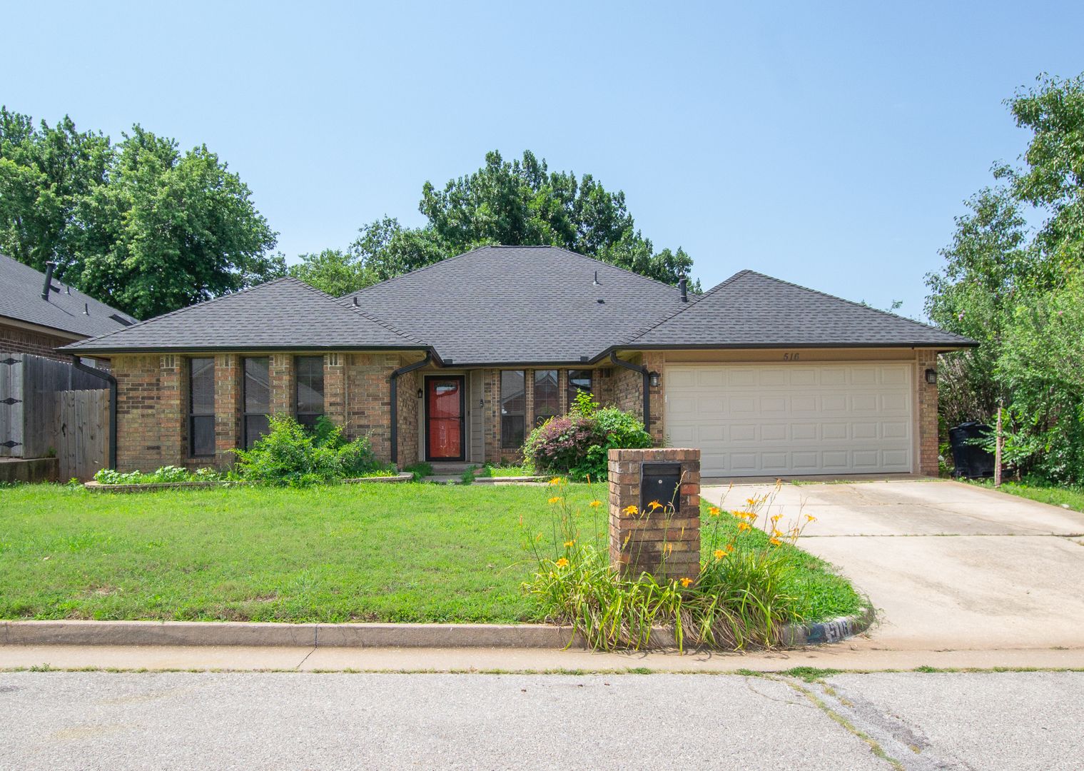 Edmond House: 516 NW 171st St
