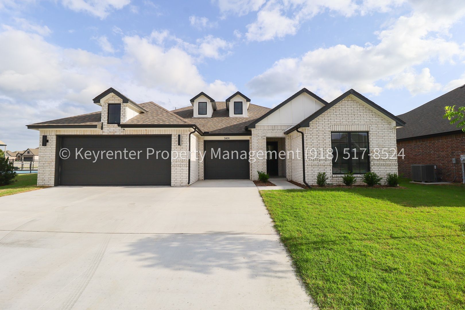 Broken Arrow House: 3809 W Laredo St