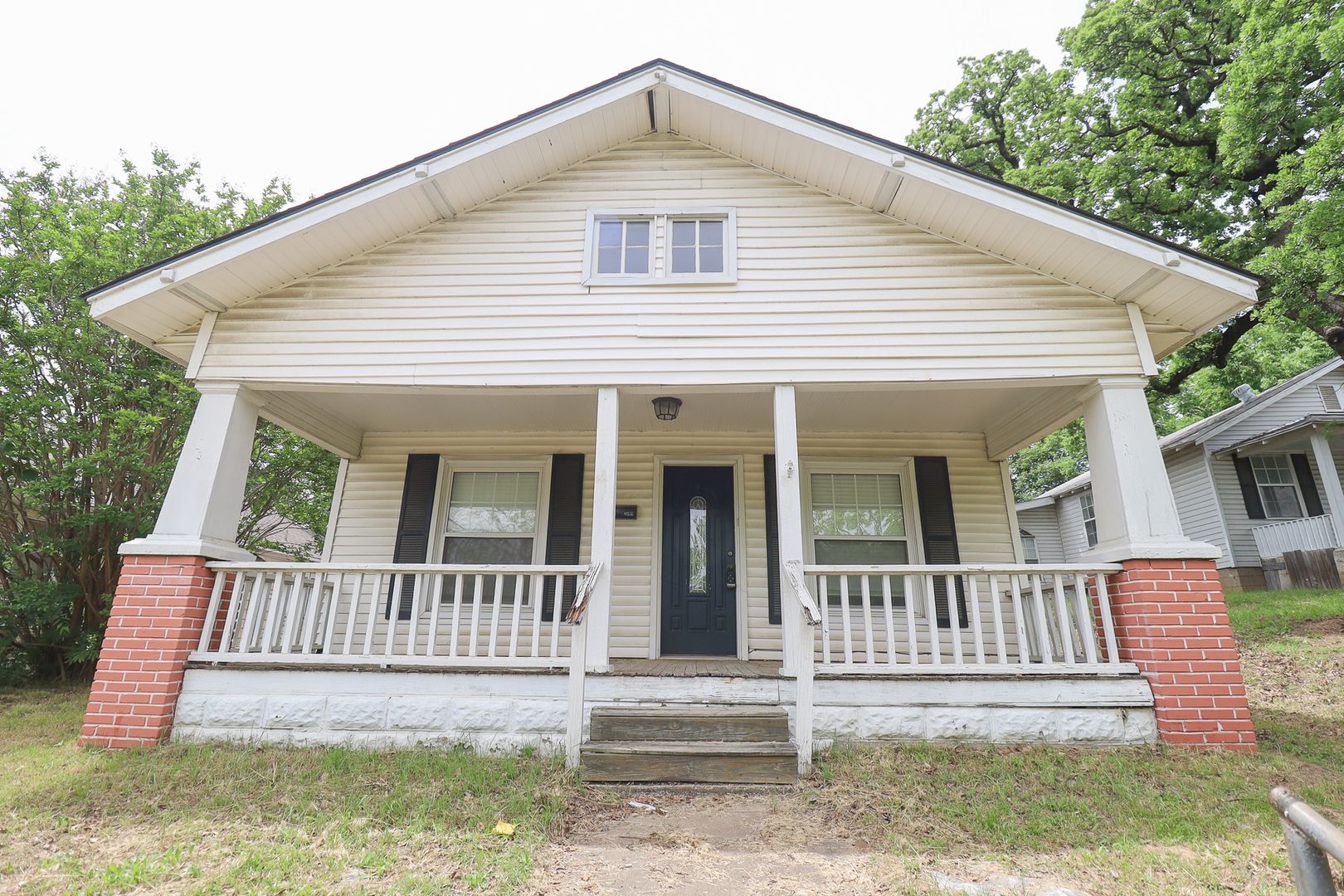 Sand Springs House: 412 N McKinley