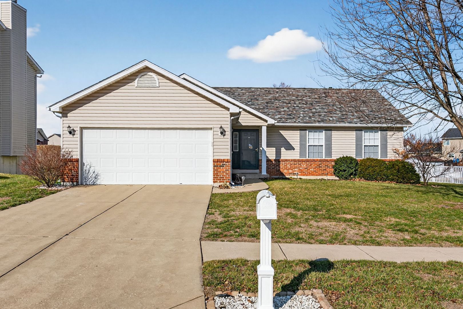 Wentzville House: 1233 Grand Canyon Dr