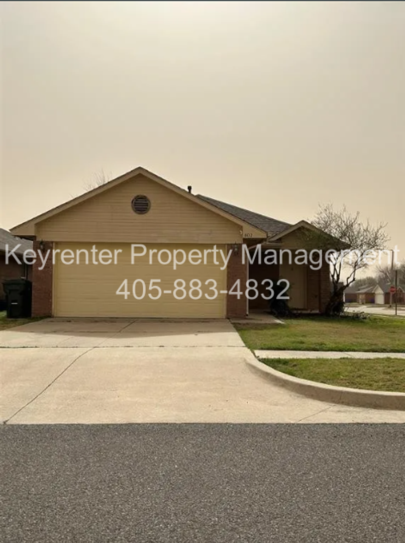 Norman House: 802 Beaumont Sq
