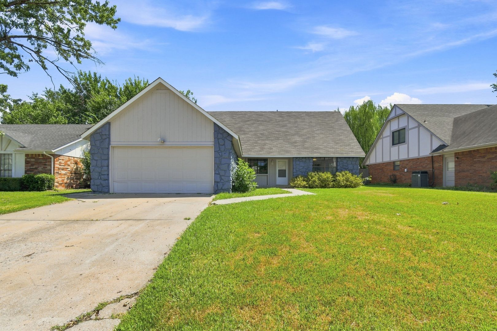 Broken Arrow House: 1609 S Chestnut Ave