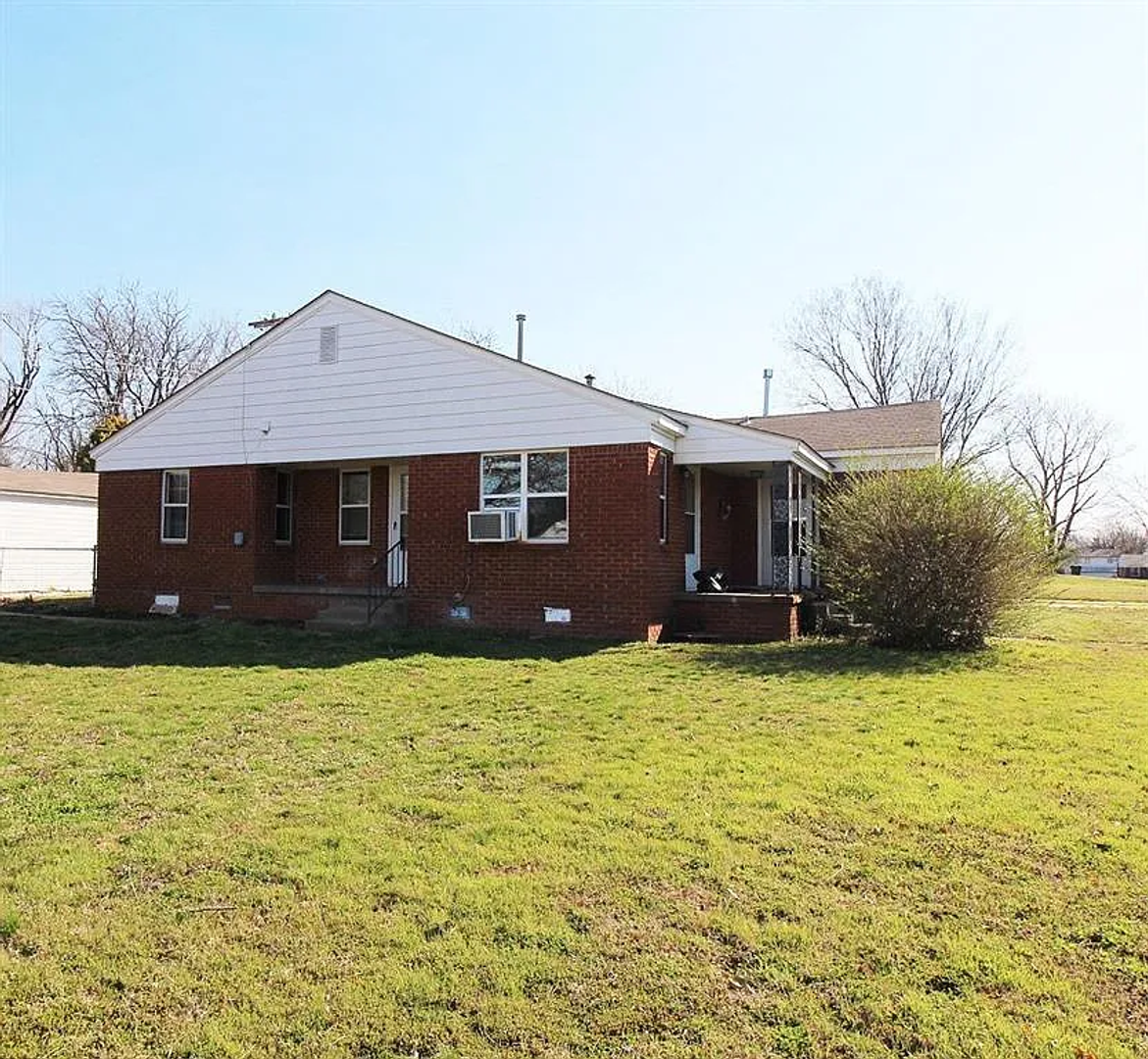 Oklahoma City Multiplex: 403 Babb Dr - 401