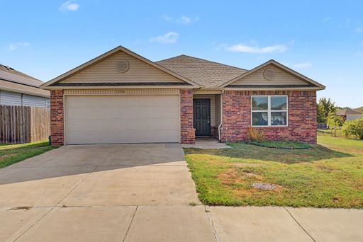 Fayetteville home | 3bed 2bath – photo 1