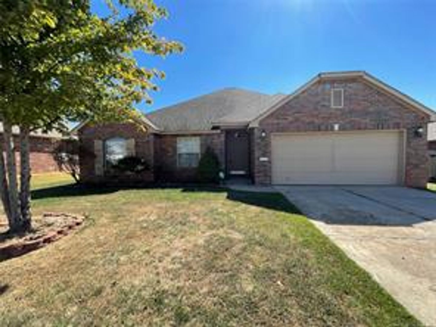 Broken Arrow House: 3311 E Fairmont Pl