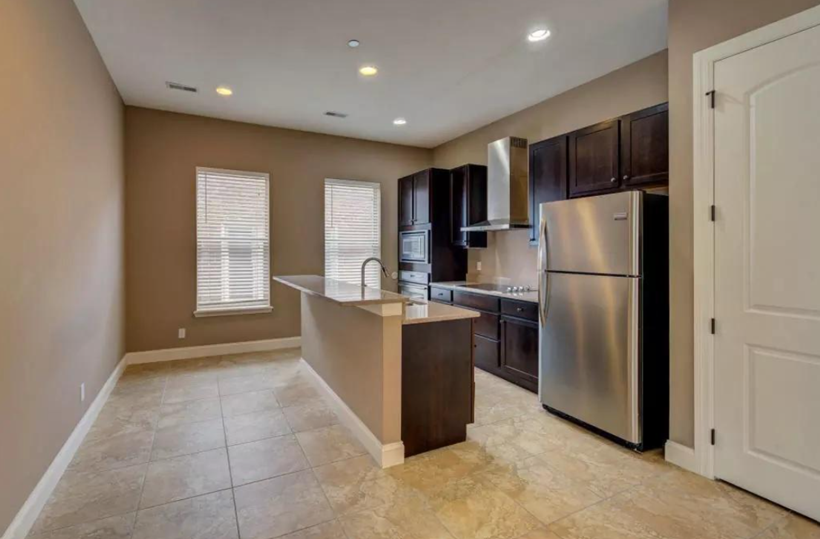 University City Apartment: 6416 Cates Ave
