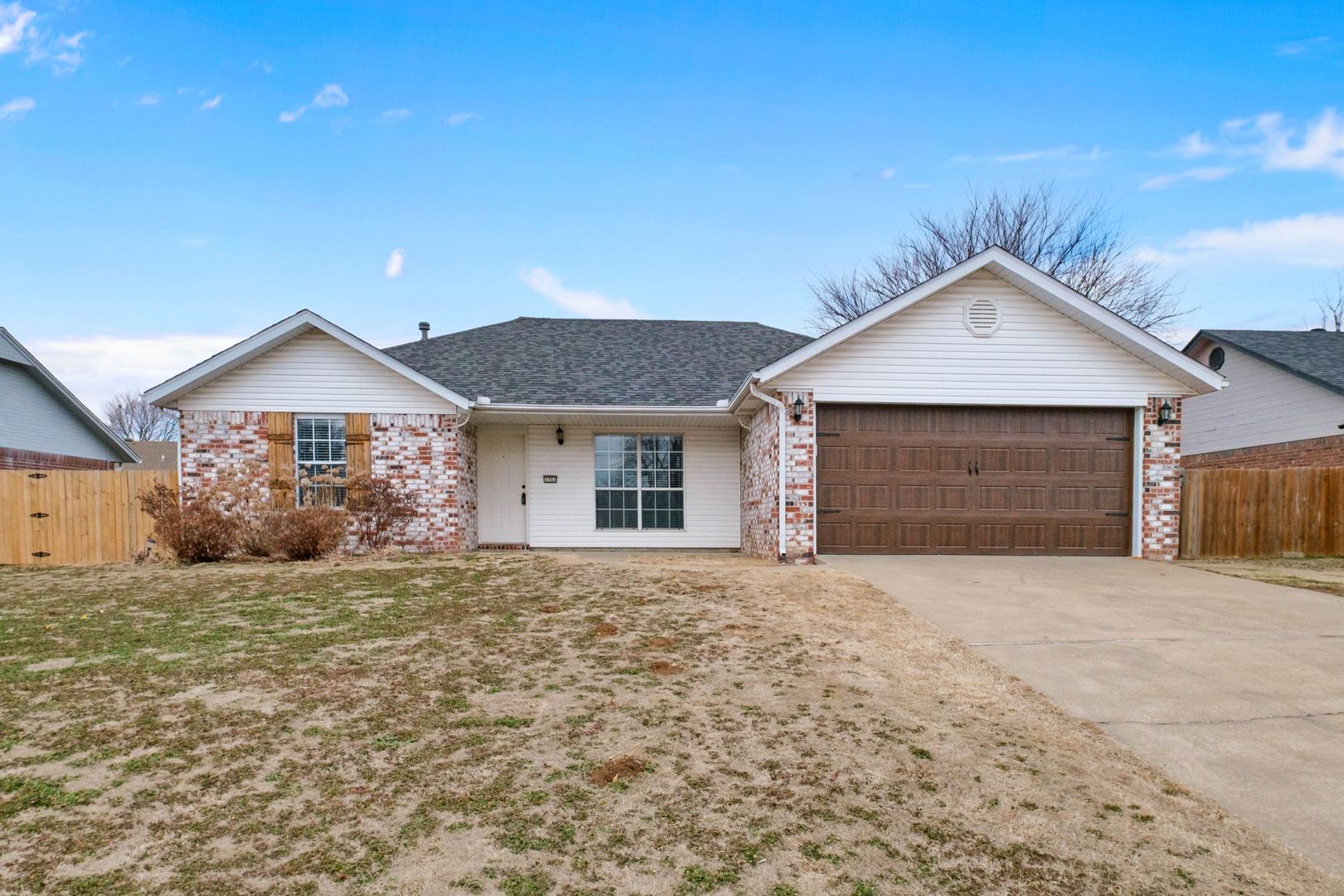 Springdale House: 3752 Kenny Ln