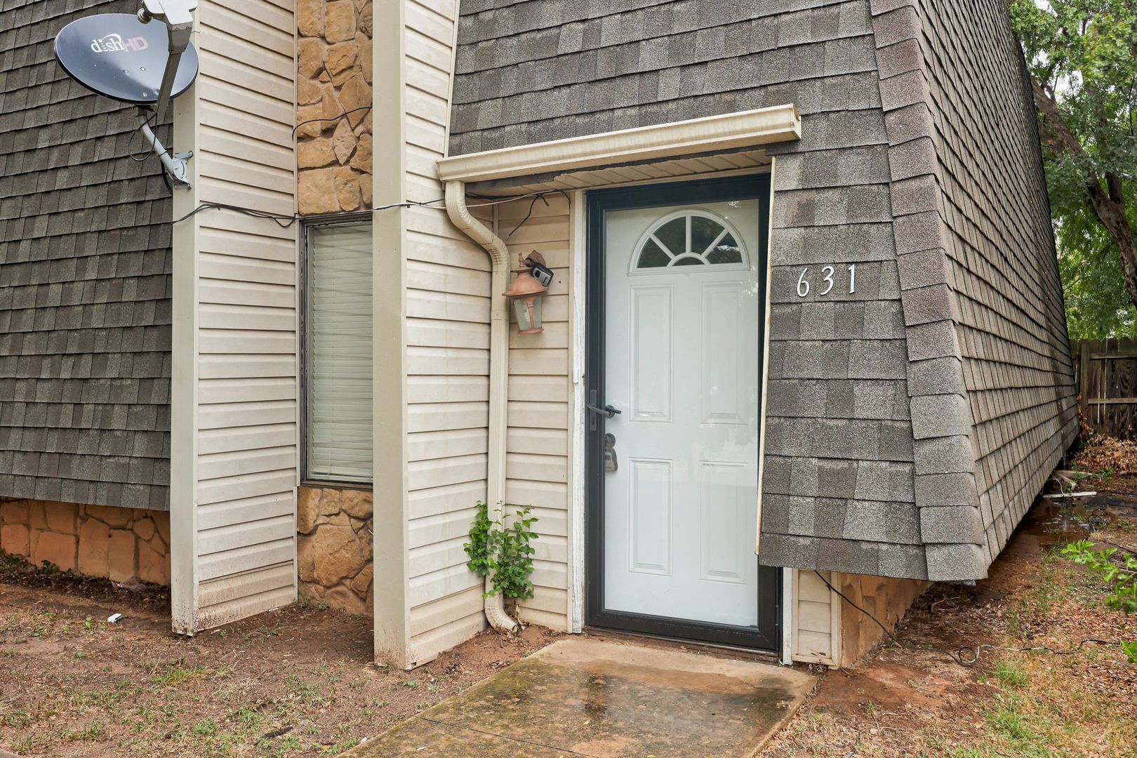 Norman Multiplex: 631 Welston Cir