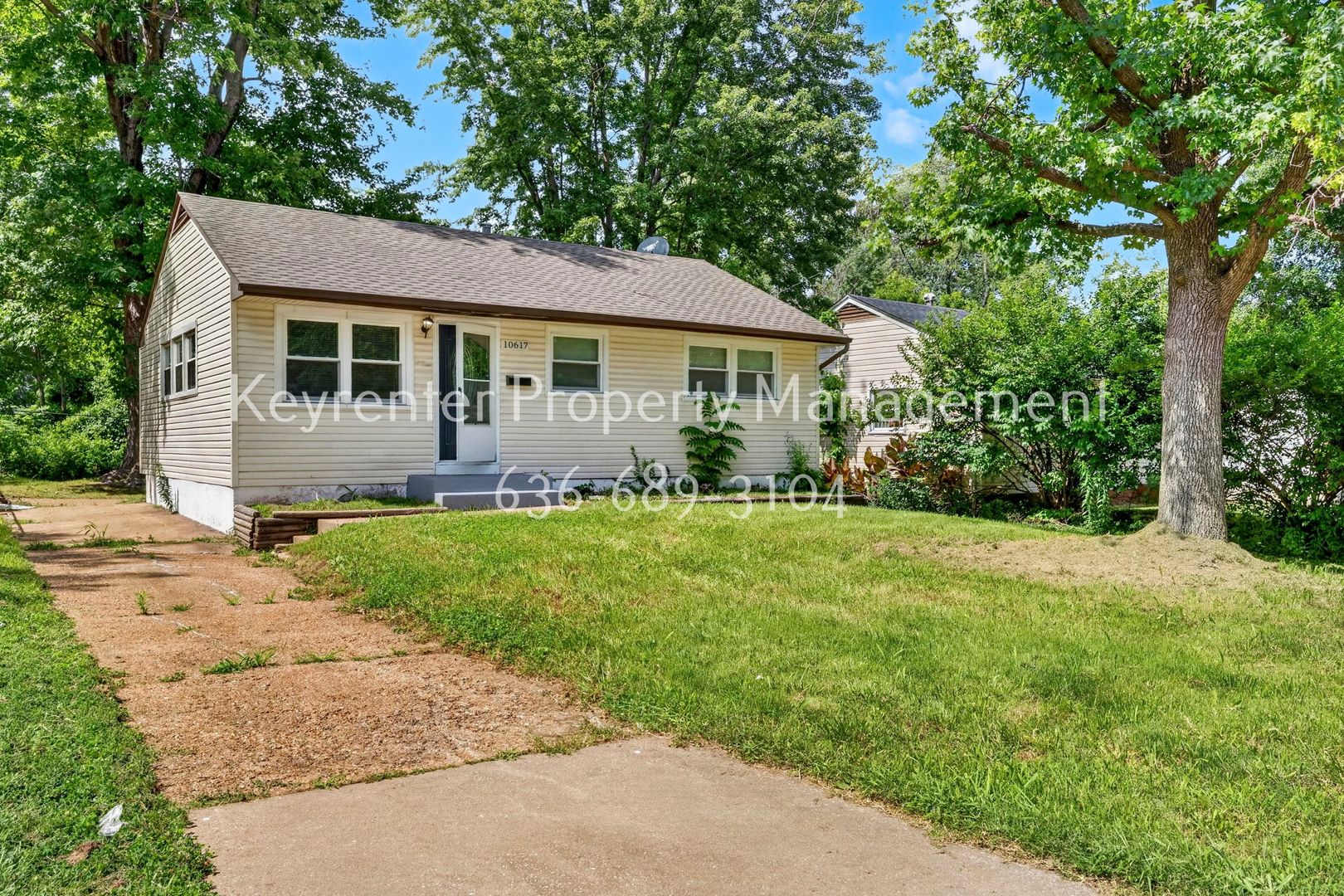 Saint Louis House: 10617 Dunkeld Cir