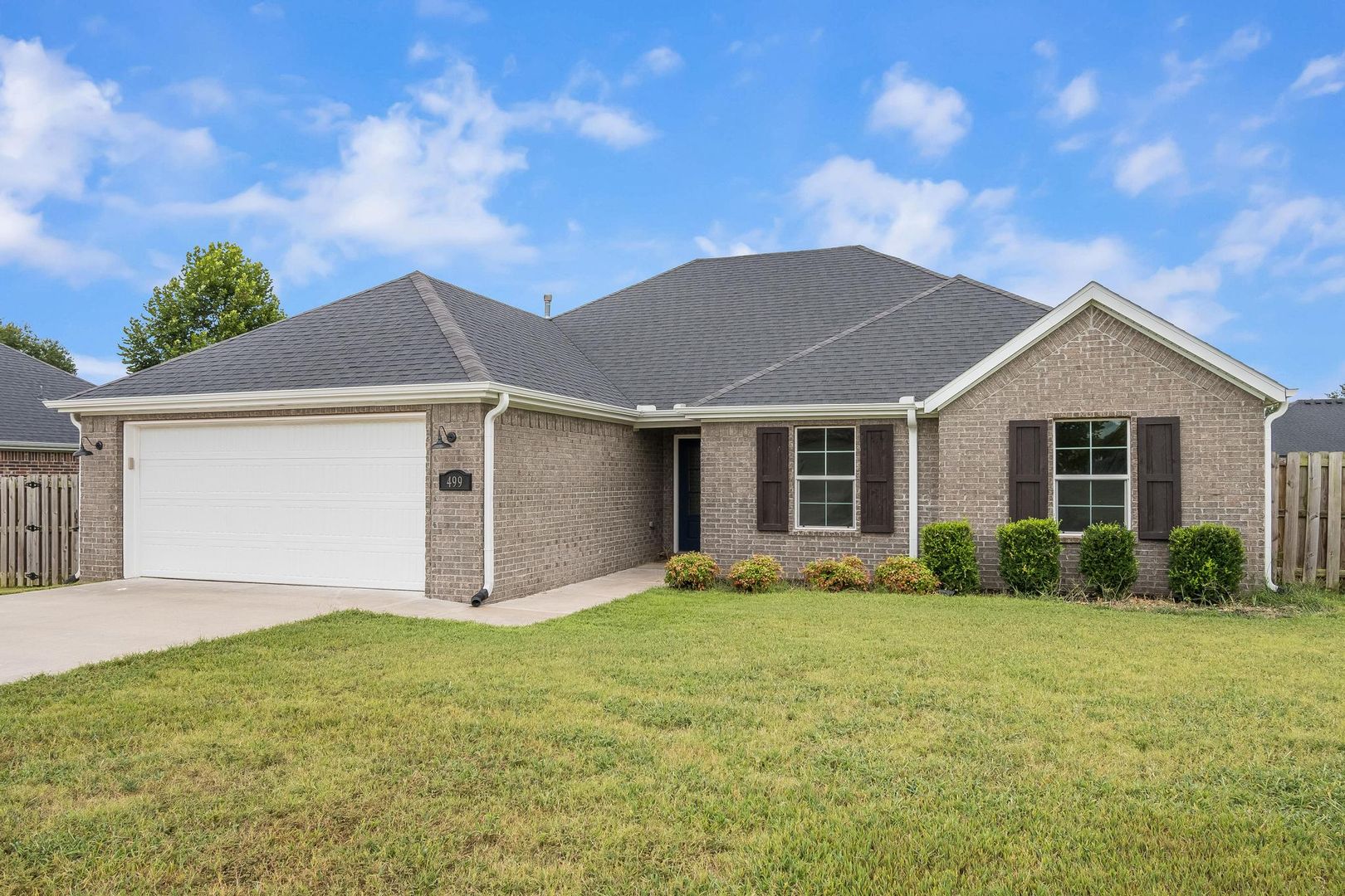 Farmington House: 499 Concho St