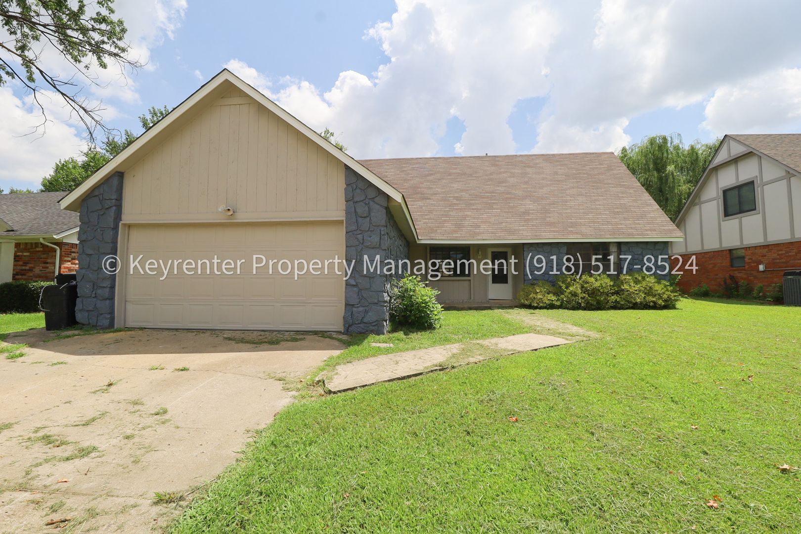 Broken Arrow House: 1609 S Chestnut Ave