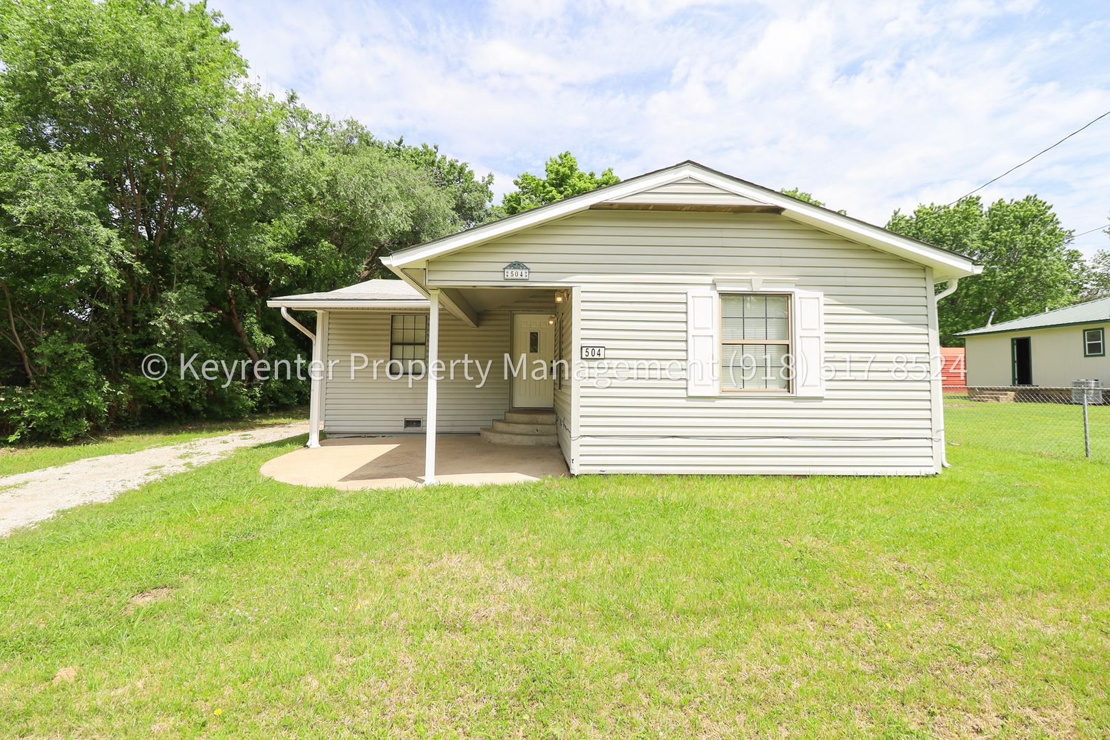 Coweta House: 504 W Chestnut St