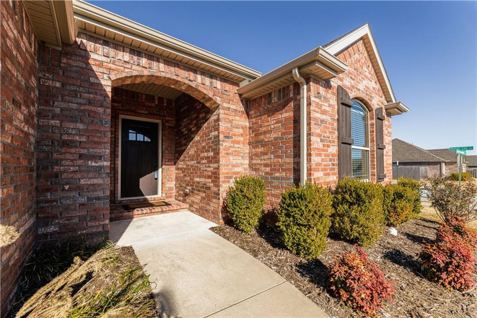 Fayetteville House: 3644 W Country Meadows St