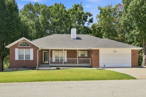 Spacious 4‑Bedroom Home with Stunning Backyard Views & Multiple Decks – photo 1