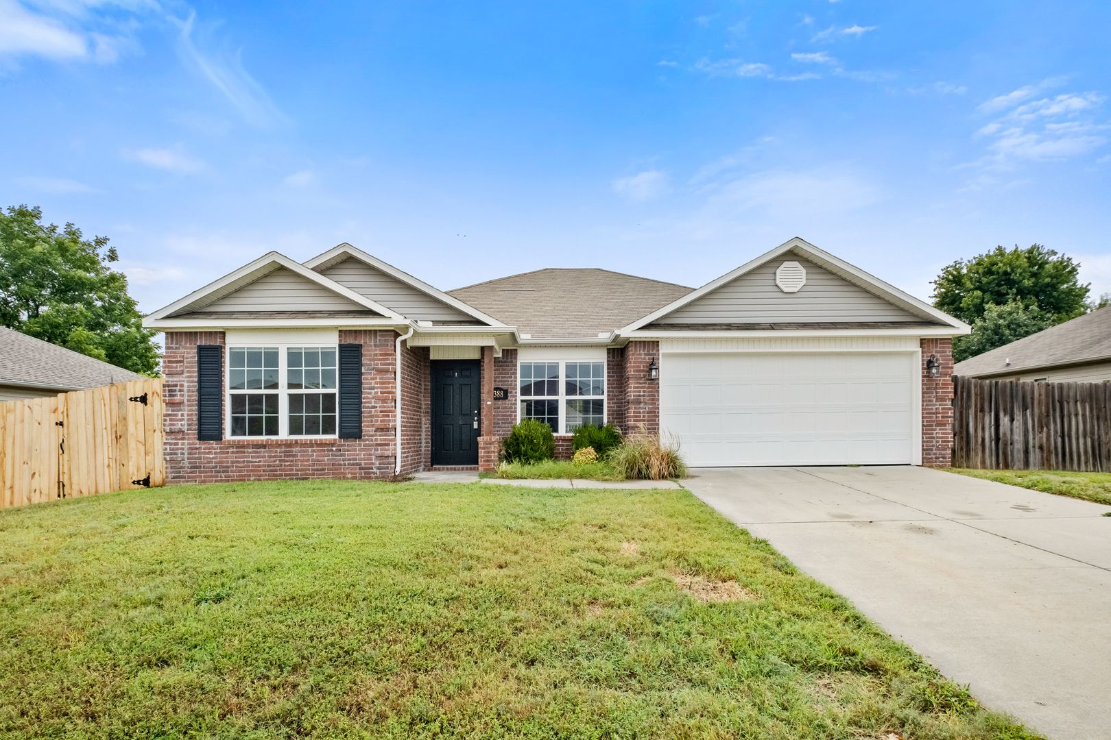 Fayetteville House: 1388 S Spritz Dr